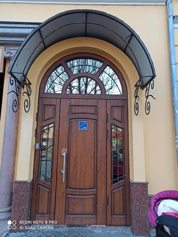 Стильні Апартаменти На Ратушній Площі Mukatschewo Exterior foto